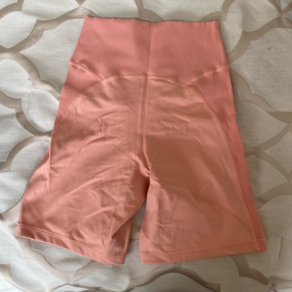 American Eagle offline Biker Shorts - Picture 2 of 3